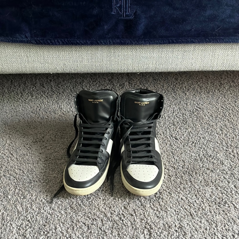 Saint Laurent sneakers!